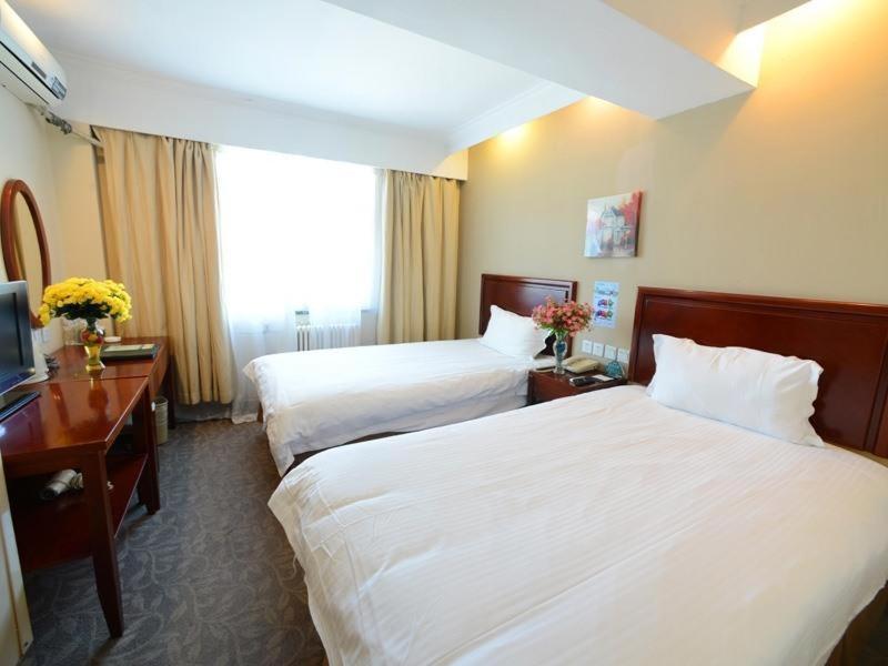 Greentree Wulumuqi Airport Hotel Урумчи Экстерьер фото